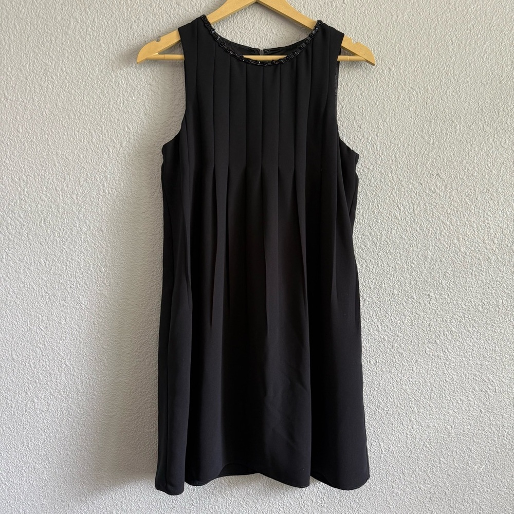 ABS Embellished Neckline Mini Dress Size 6 EUC Pockets‎ Pleated
